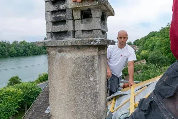 Raccordement de cheminée zinc et plomb à Combs-la-Ville